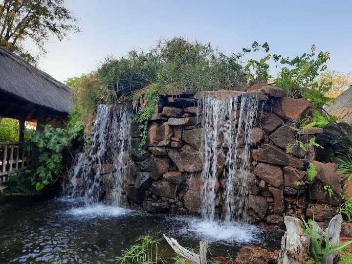 Where to Stay in Victoria Falls, Zimbabwe, According to Tour Operators 1 Where to Stay in Victoria Falls, Zimbabwe, According to Tour Operators 1