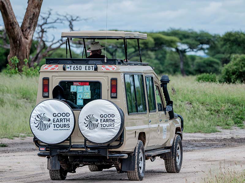 Mythbusters: Debunking the "Dangerous Safari" Myth 1 Dangerous Safari Myth
